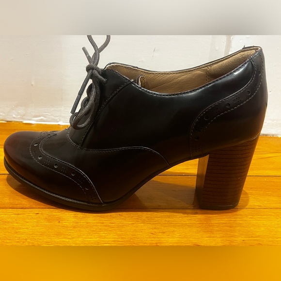 CLARK'S Artisan Dark Burgundy Leather Chunky Heel Pump Booties Size 6 1/2 - Picture 6 of 9